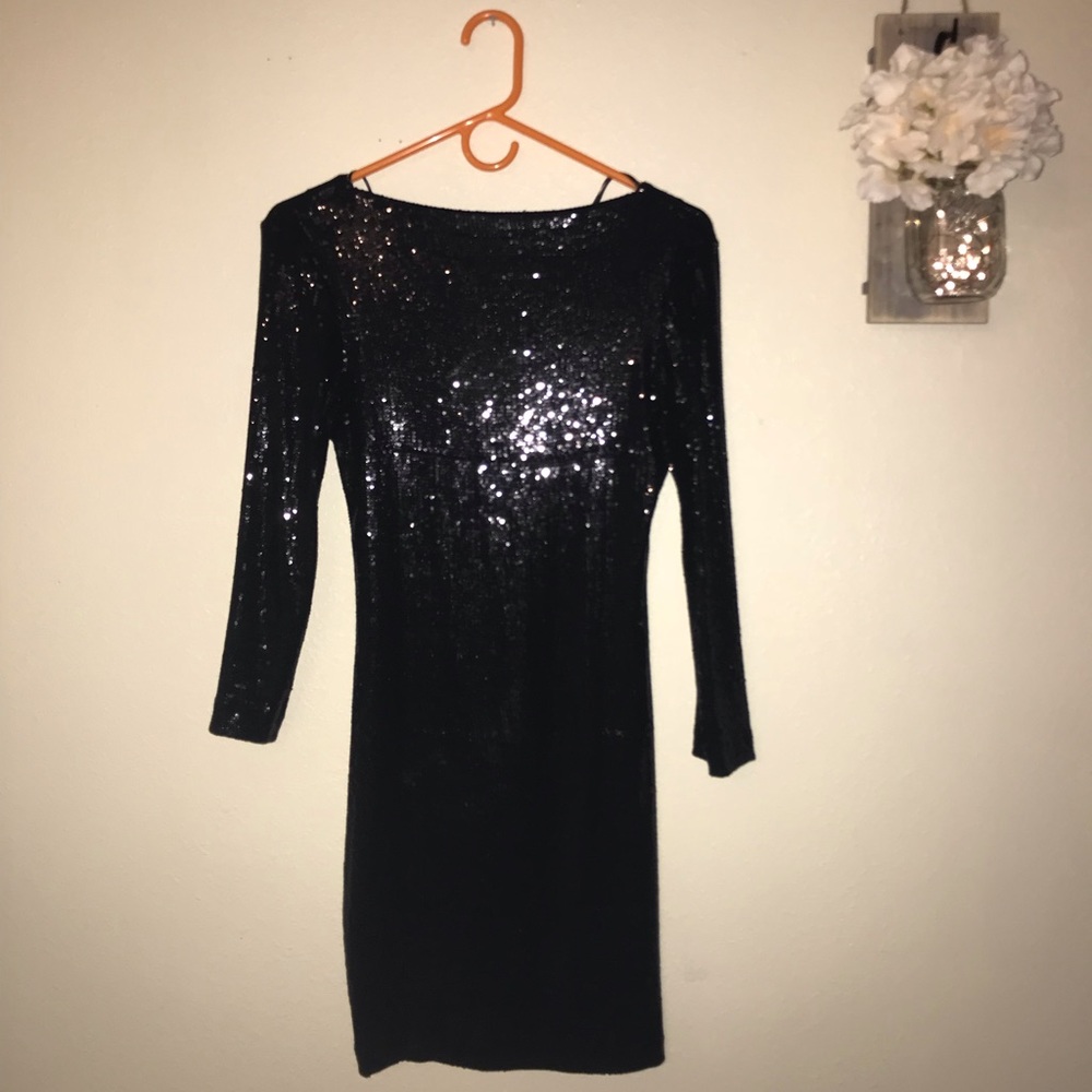 Alli and Ro sequined dress backless flattering